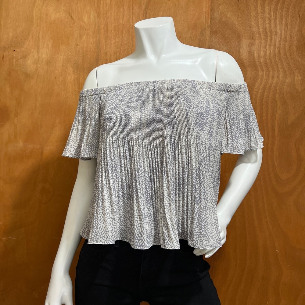 Storee Off The Shoulder Pleated Top Grey White Micro Leopard Cheetah Print M